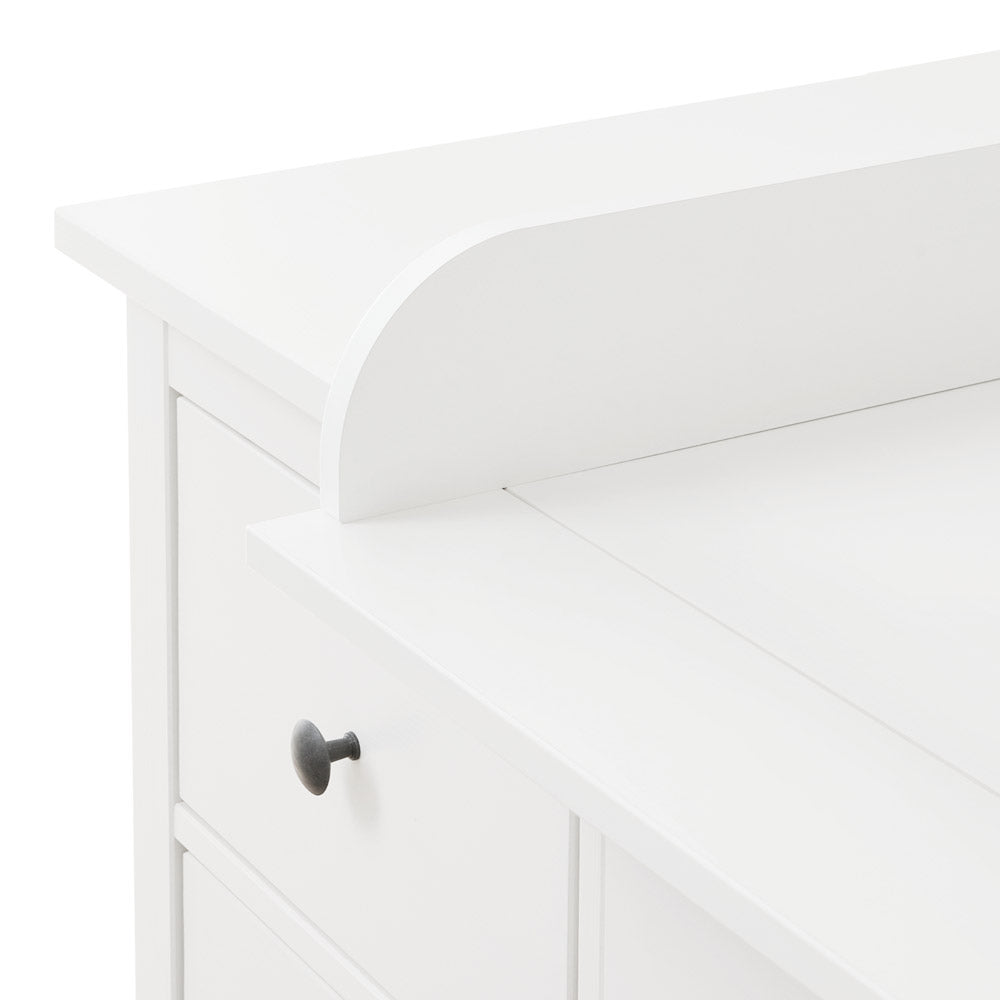 Wickelaufsatz Hemnes für die 160 cm breite Kommode im Detail.