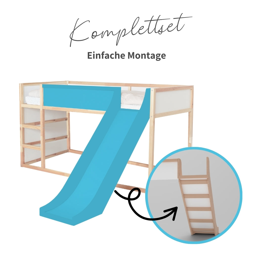 Lieferumfang der Rutsche fürs Hochbett Ikea Kura. Es handelt sich um ein Komplettes, bei dem die Montage einfach und ohne bohren oder sägen erfolgt. Man erkennt, dass alle benötigten Teile im Lieferumfang enthalten sind, und auch eine Seitenblende mitgeliefert wird.