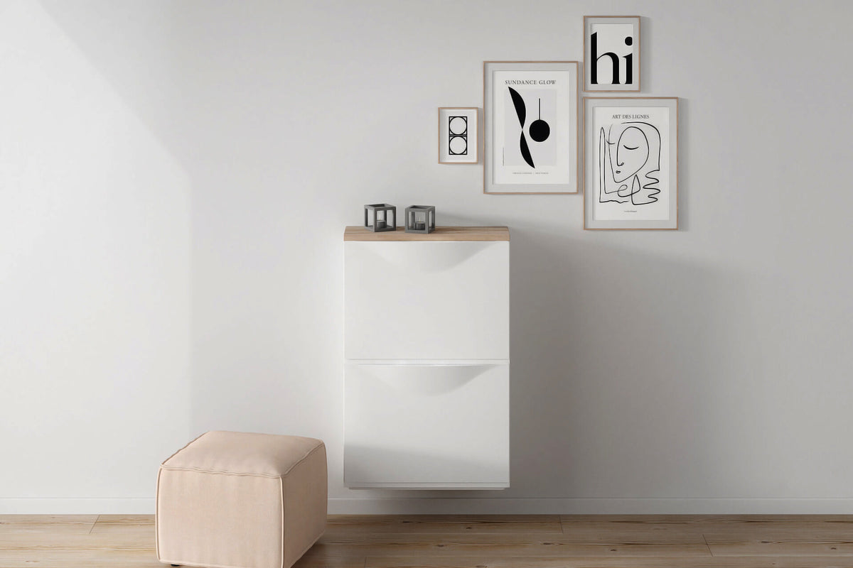 IKEA Trones mit Holzplatte.