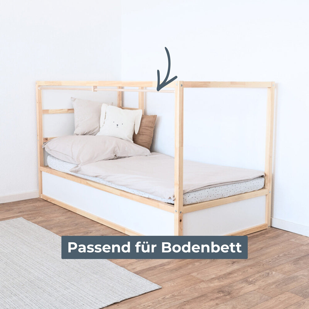 Kura Bodenbett mit Vorhangstange.