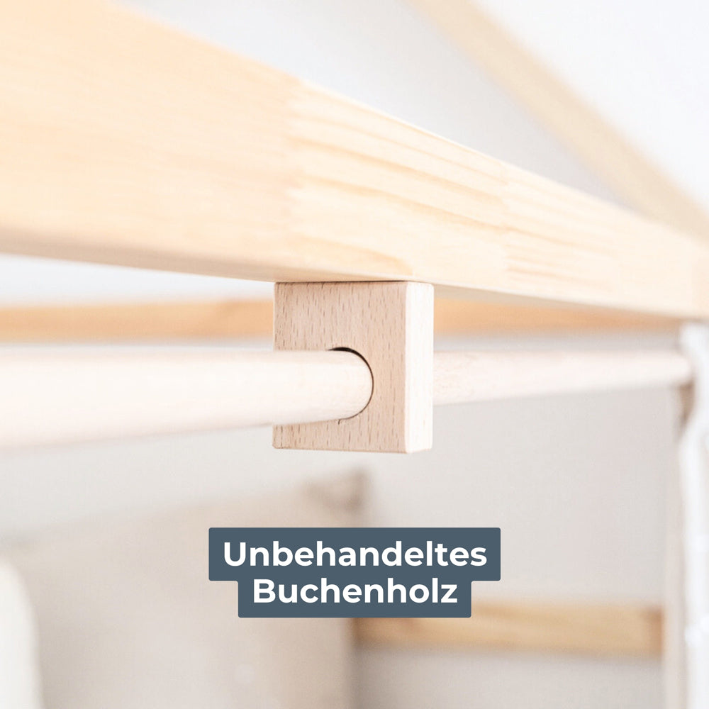 Detailaufnahme der Kura Vorhangstange aus Buchenholz.