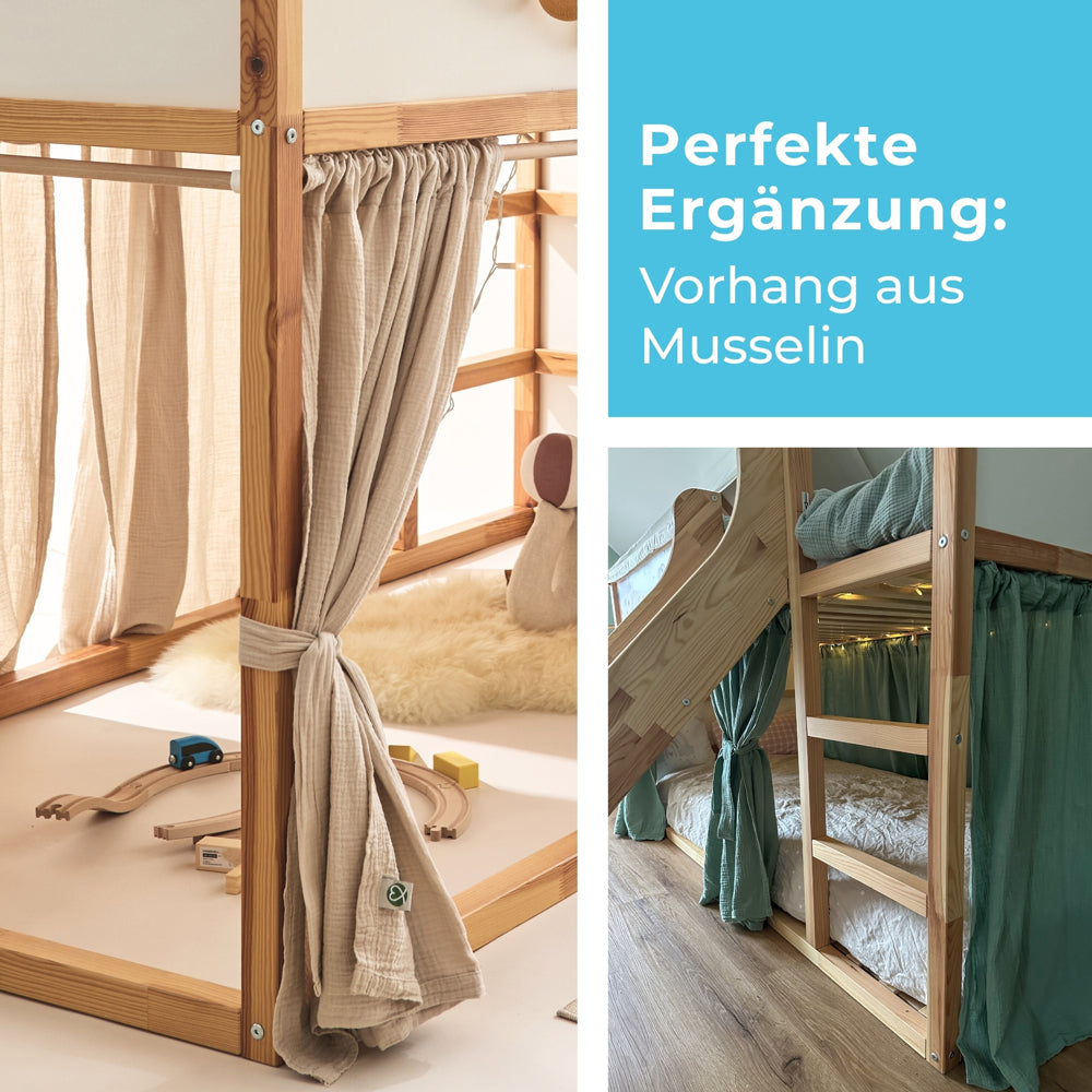 Kura Bett mit Vorhangstange und passenden Vorhängen.