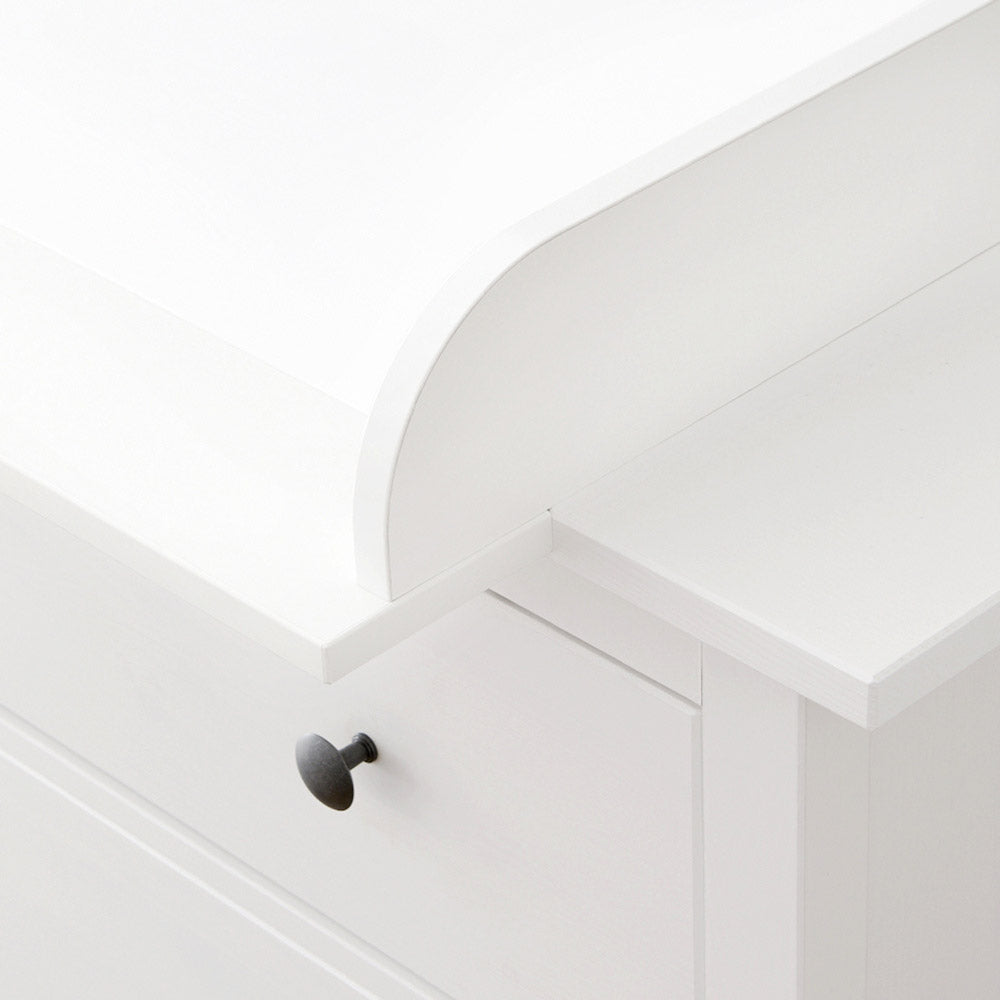 Hemnes Wickelaufsatz im Detail mit abgerundeten Ecken und Kanten.