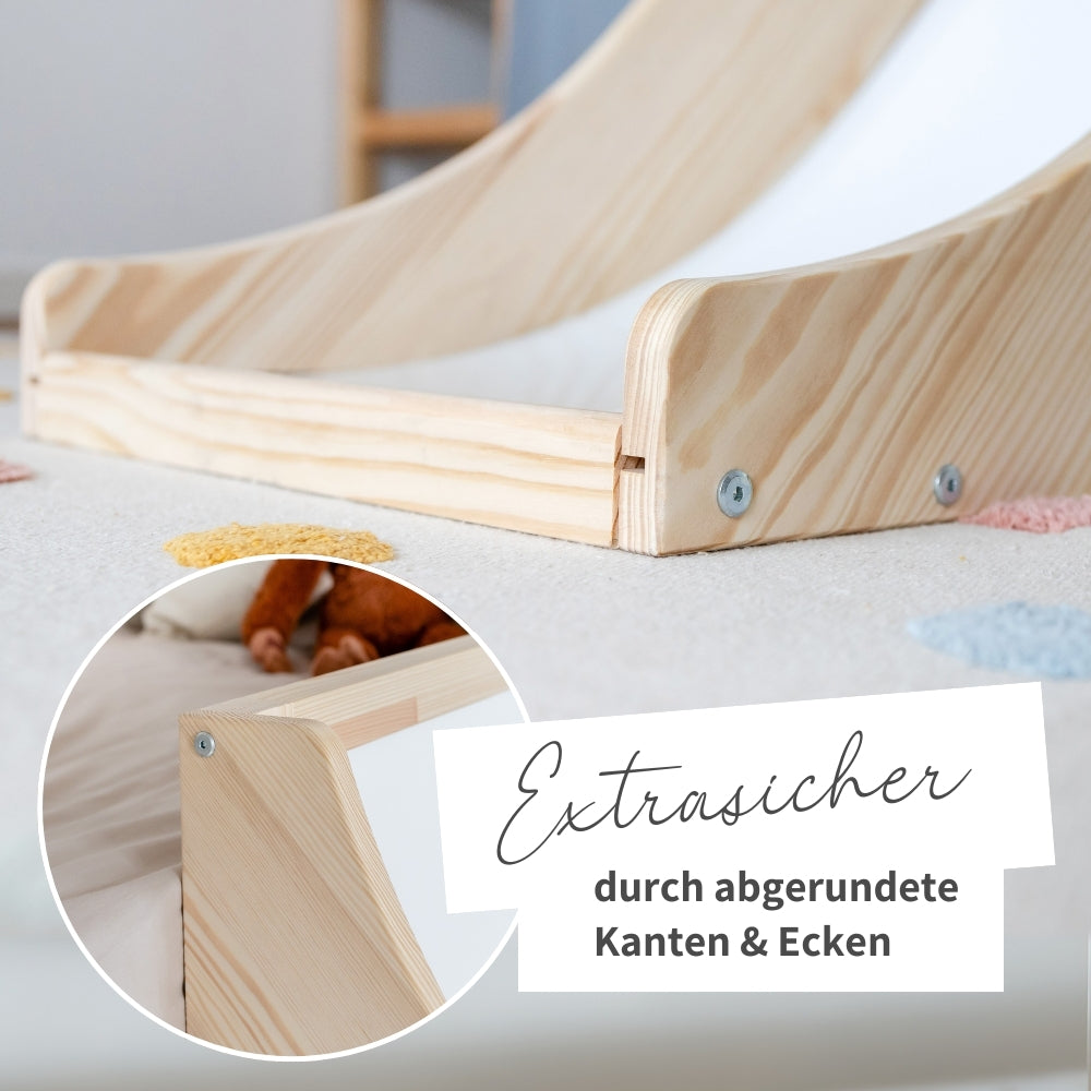 Detailaufnahme des unteren Teils einer Rutsche fürs Hochbett von Ikea. Durch abgerundete Kanten und Ecken ist die Rutsche besonders sicher für Kinder.