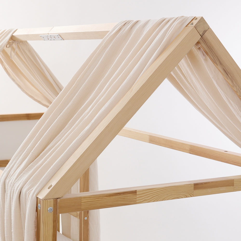 Kura Dach mit Baldachin.